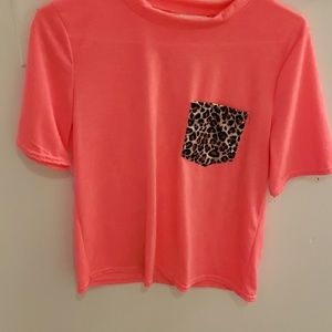 Pink short sleeve top with leopard pocket